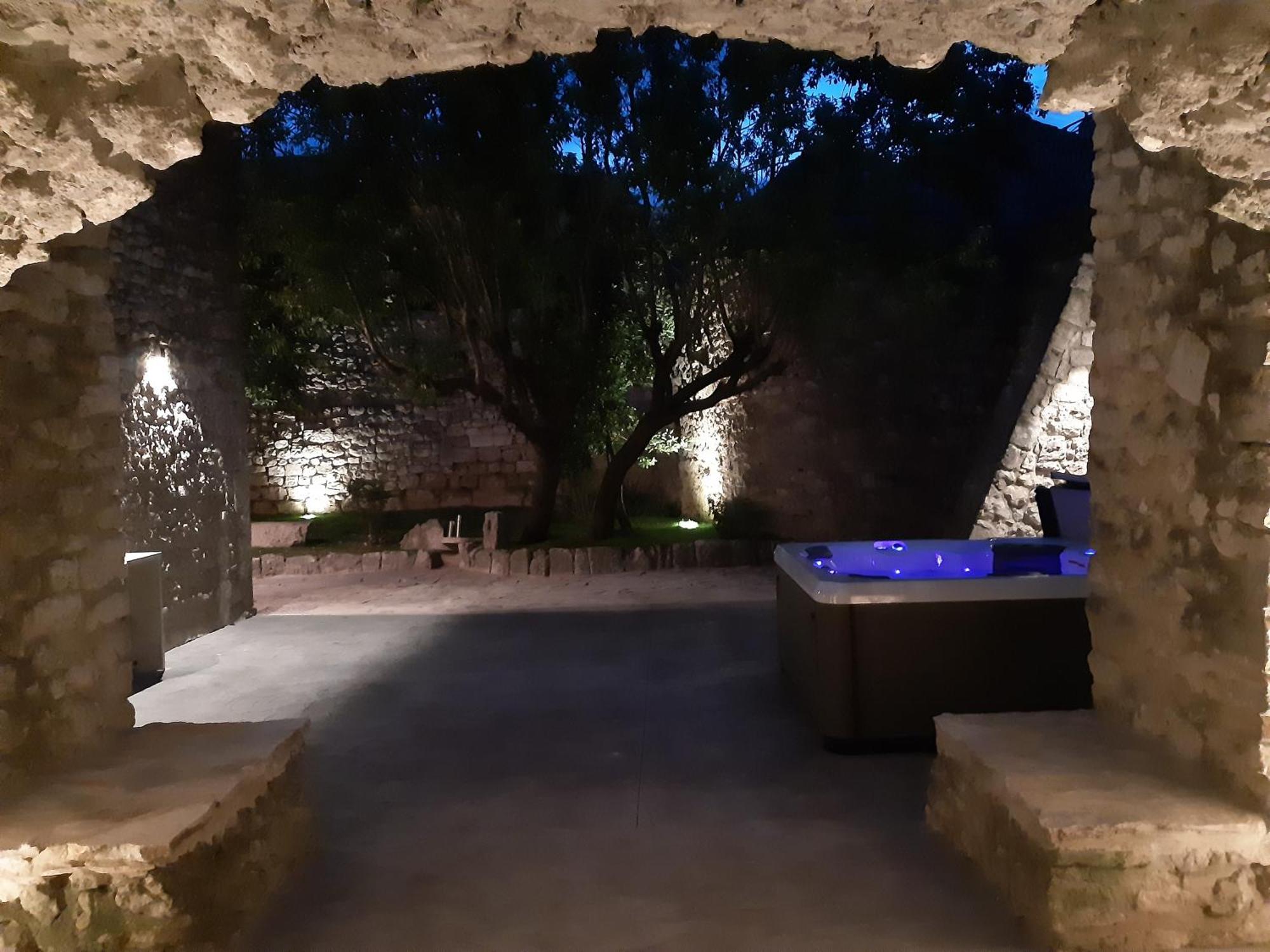 La Closerie D'Escalin Gite 12 Personnes Et Jacuzzi La Garde-Adhémar 외부 사진